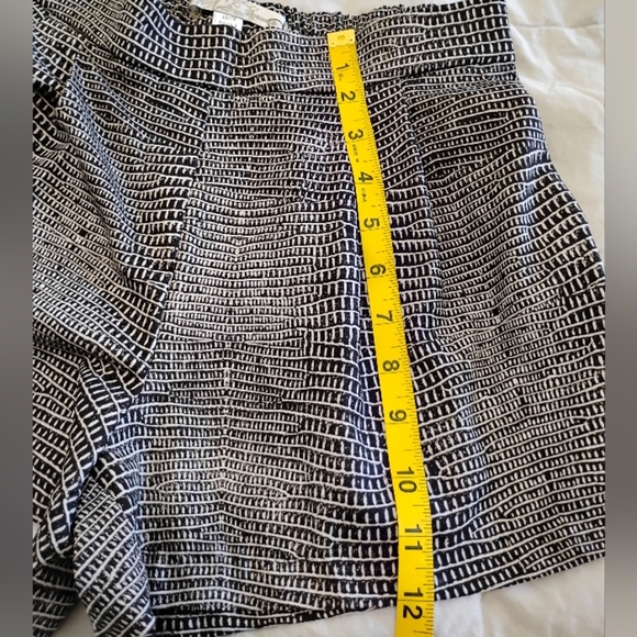 Dynamite | High Waist Stretchy Lightweight Python Snakeskin Print Shorts | XS - Picture 8 of 11